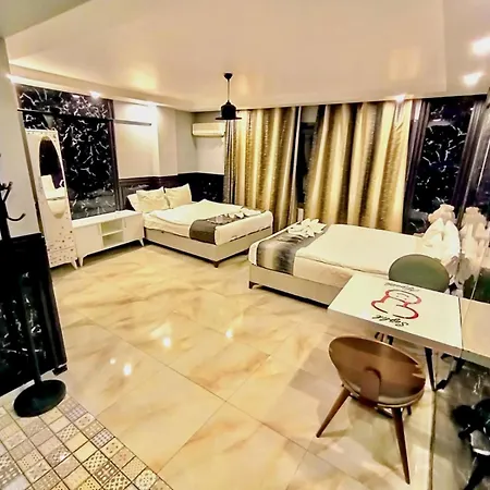 Taksim Shadi House ホテル *