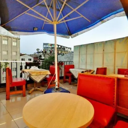 فندق Taksim Shadi House *