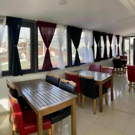 Taksim Shadi House فندق